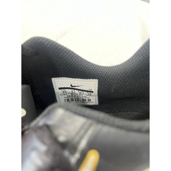 Nike Tiempo X Indoor Soccer Shoes Black/Gold Boys Size 6 Y 897735-002 - Picture 13 of 15